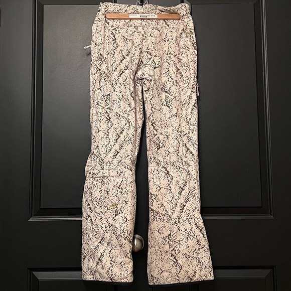 SOLD- Orage Snowboarding Pants - Picture 3 of 10